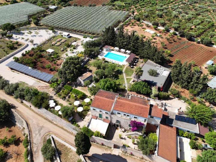 Masseria Montepaolo Dimora Di Charme 孔韦尔萨诺 外观 照片