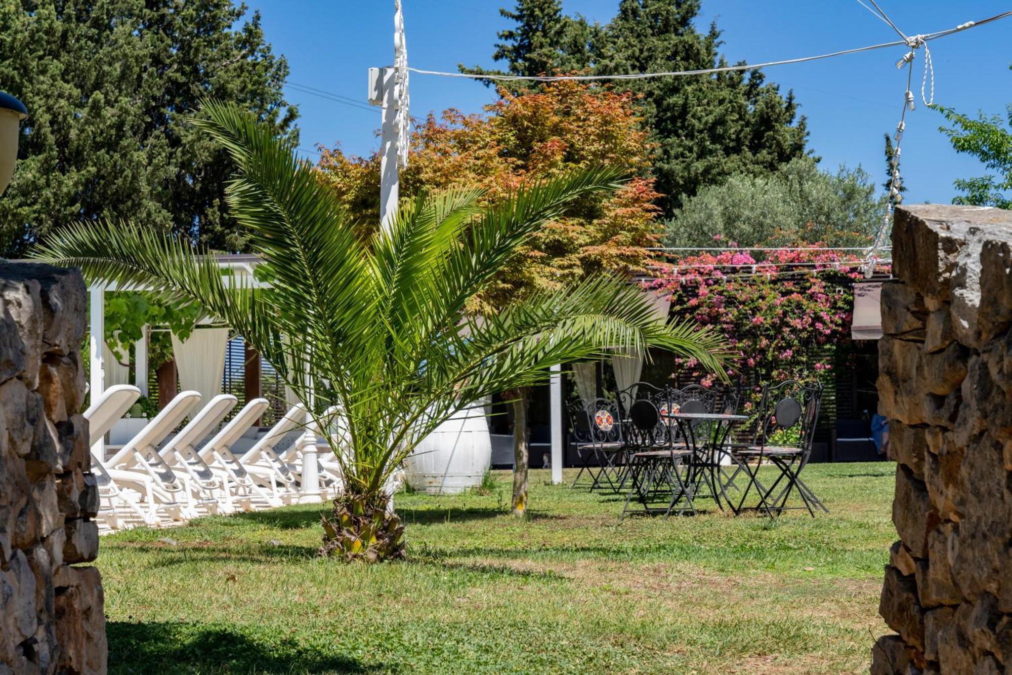 Masseria Montepaolo Dimora Di Charme 孔韦尔萨诺 外观 照片
